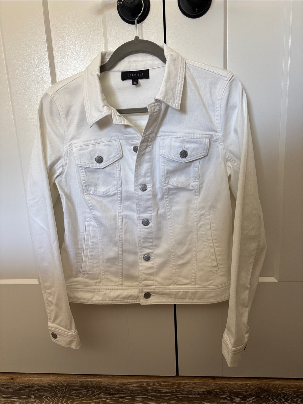 Talbots White Denim Jean Jacket - Women's - NEW without tags, NEVER worn
